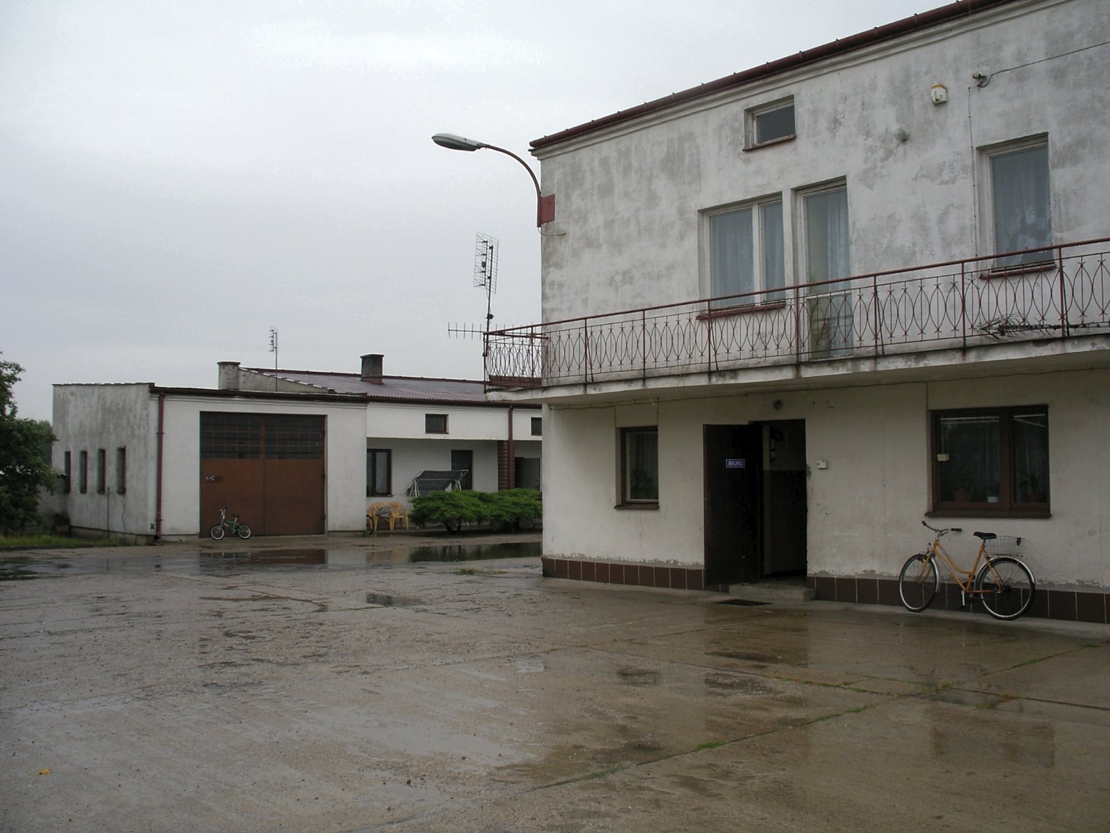 Rok 2006 - budynki Browaru Okuniew już po zamknięciu zakładu; źródło: materiały własne.