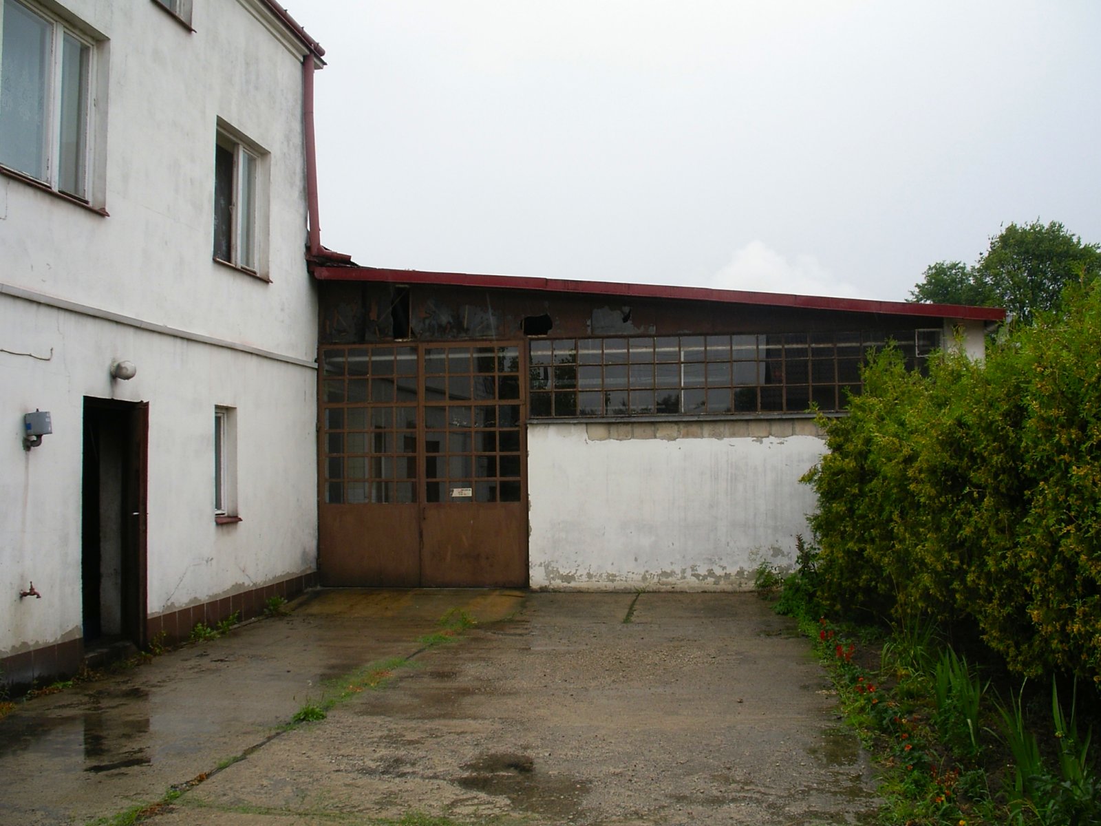 Rok 2006 - budynki Browaru Okuniew już po zamknięciu zakładu; źródło: materiały własne.